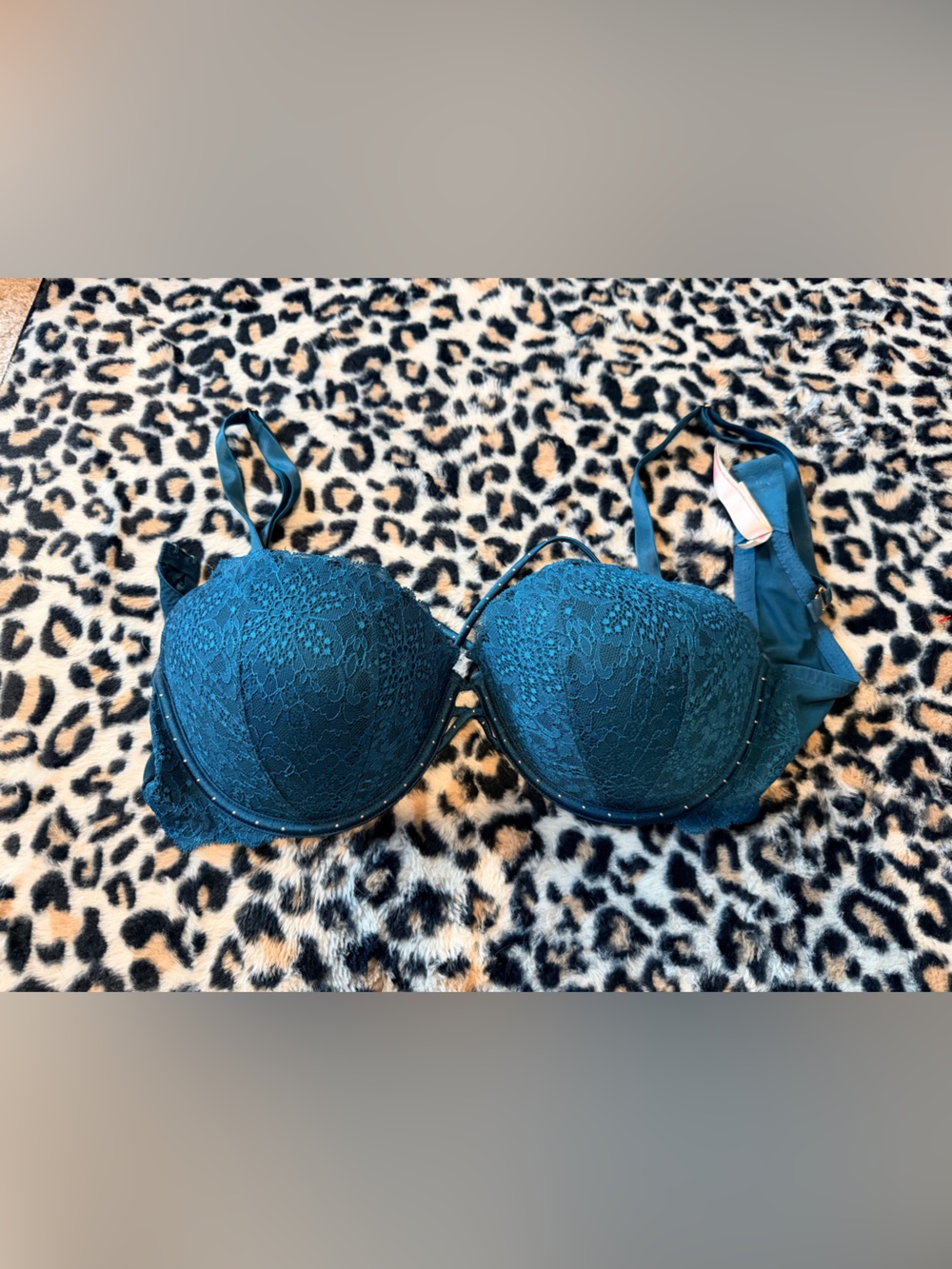 PINK Victoria's Secret Teal Lace Push-Up Bra with Underwire
